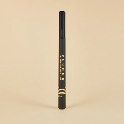 Delineador en plumon negro Atenea